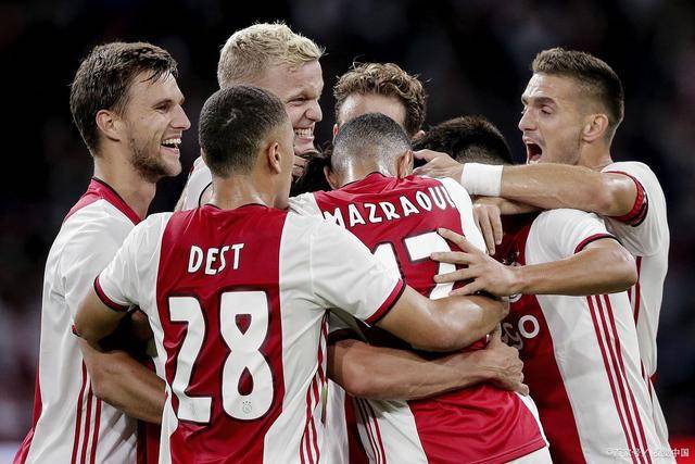 文班30+10帽马刺大胜 杜兰特43分太阳不敌活塞