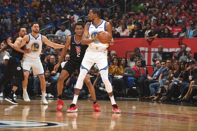 英超-B费点射迪亚洛绝杀 曼联2-1逆转曼城